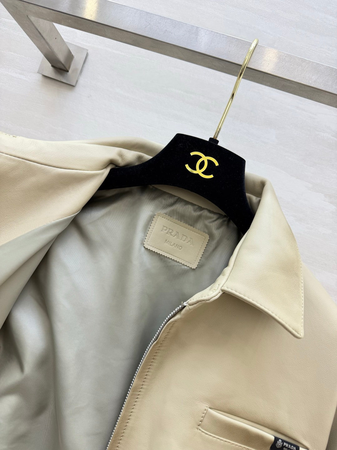 PRADA 26S CROPPED LEATHER ZIP-UP JACKET 1227