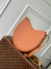 LOW KEY COOKIE MM 32 IN COGNAC BROWN CALFSKIN GOLD HARDWARE