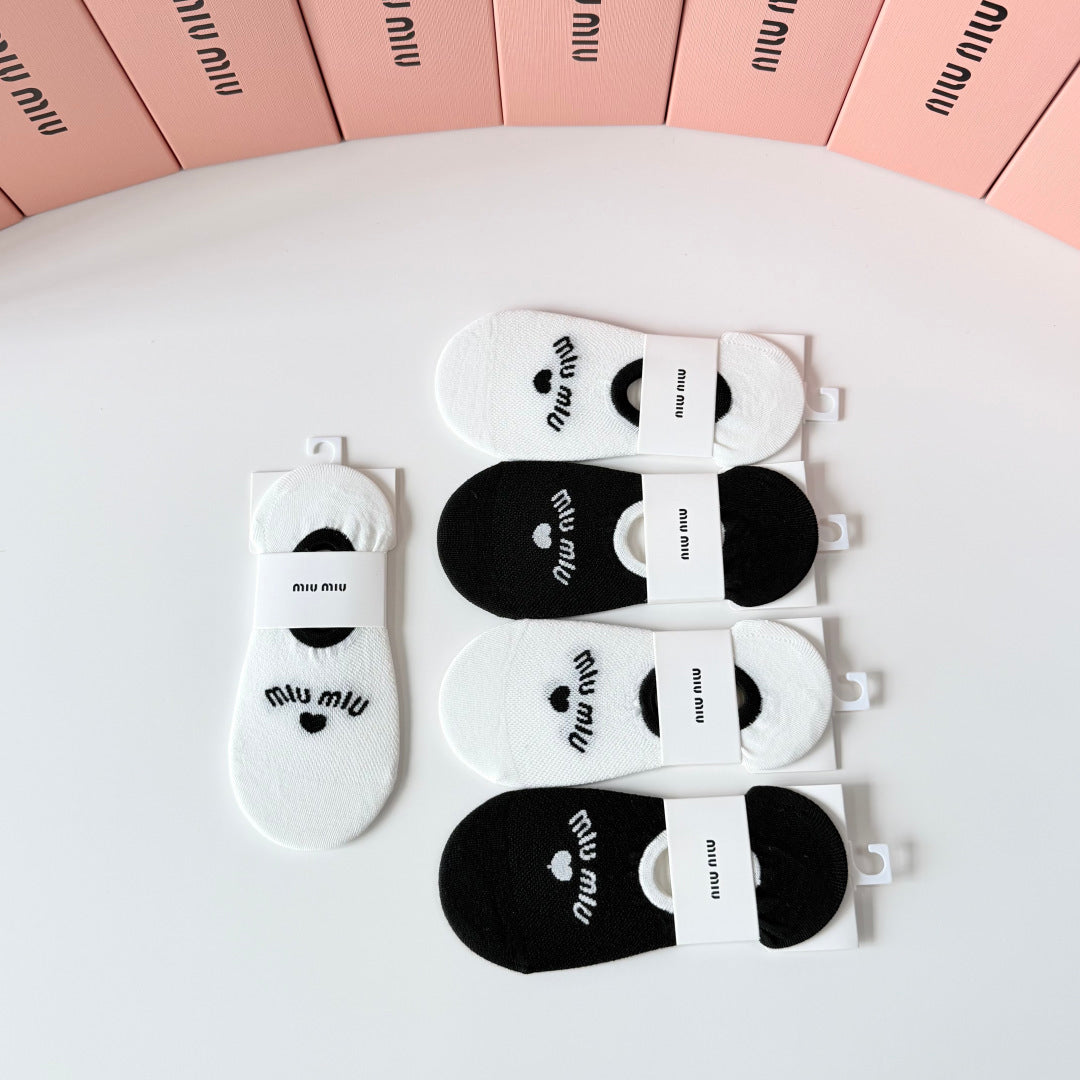 MIUMIU 26S NO-SHOW SOCKS 415692 (1 BOX)