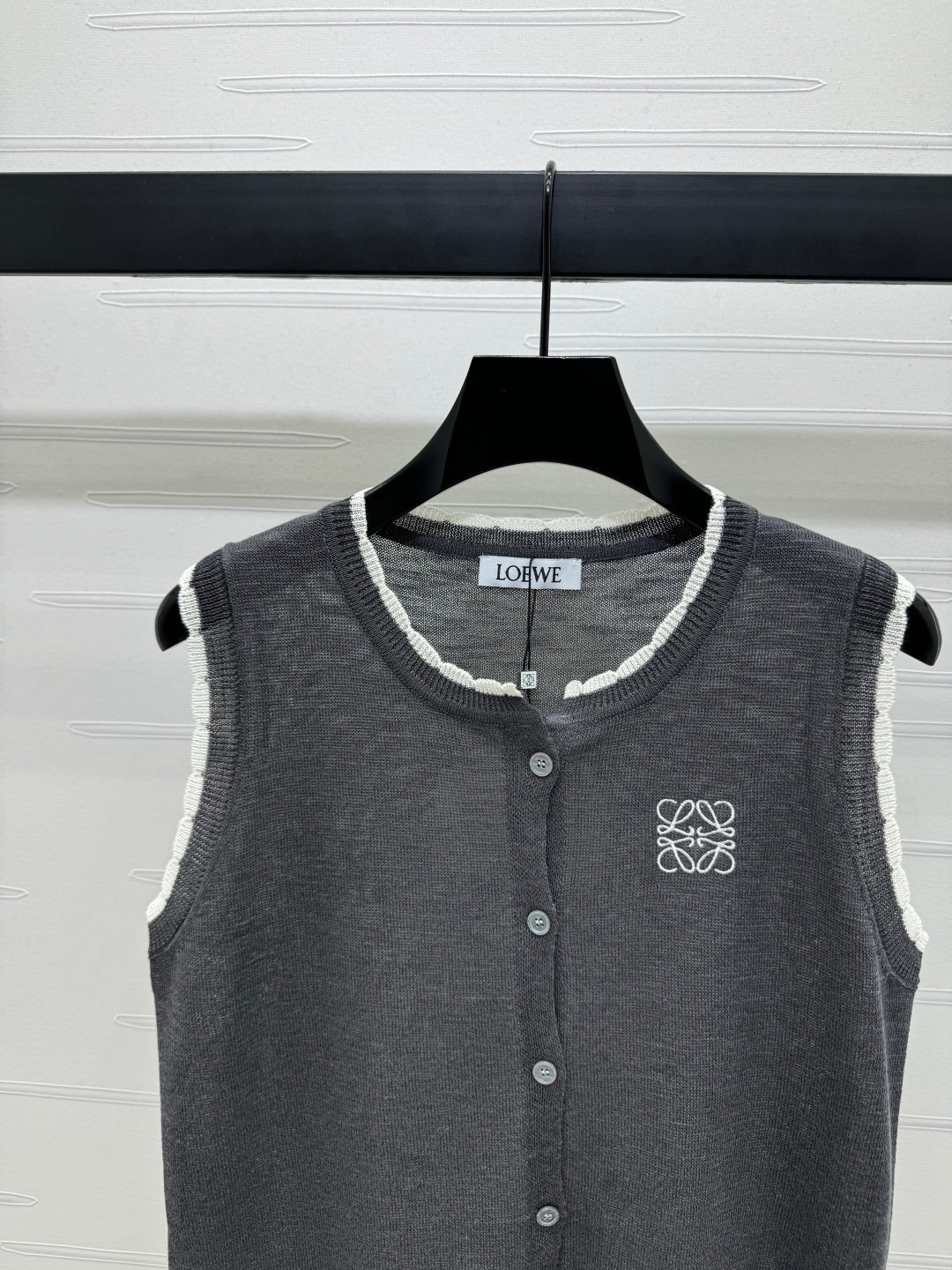LOEWE 25S ROUND NECK KNITTED VEST WHITE 264068