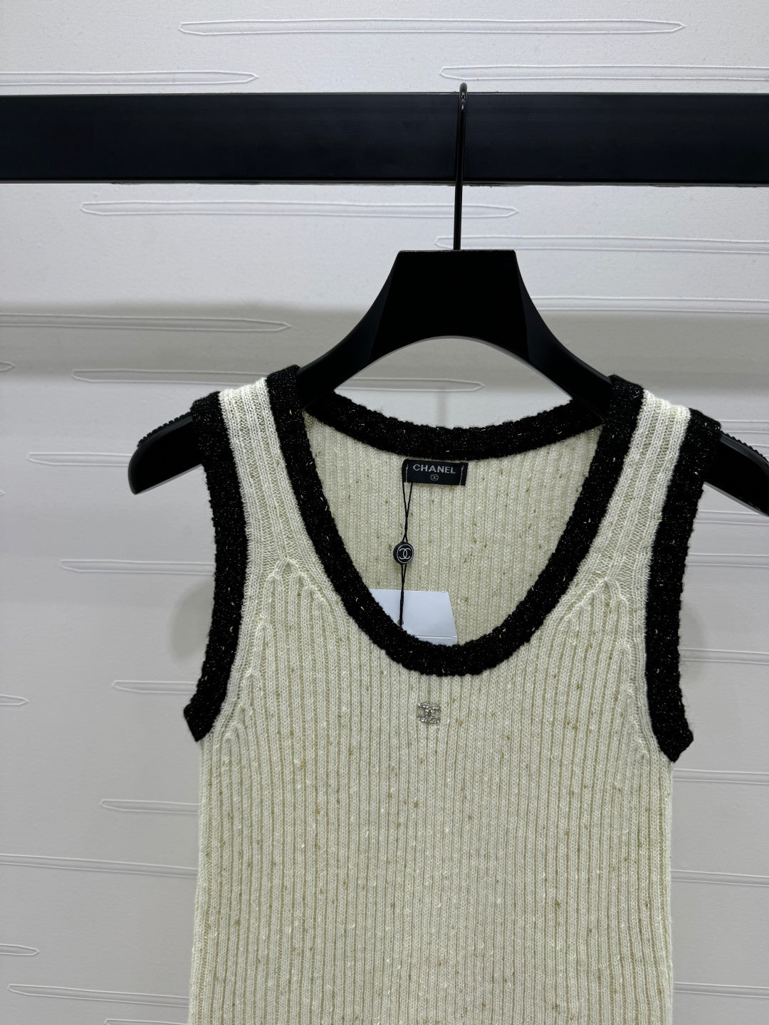 CHANEL ROUND-NECK SEQUIN KNIT VEST 274864