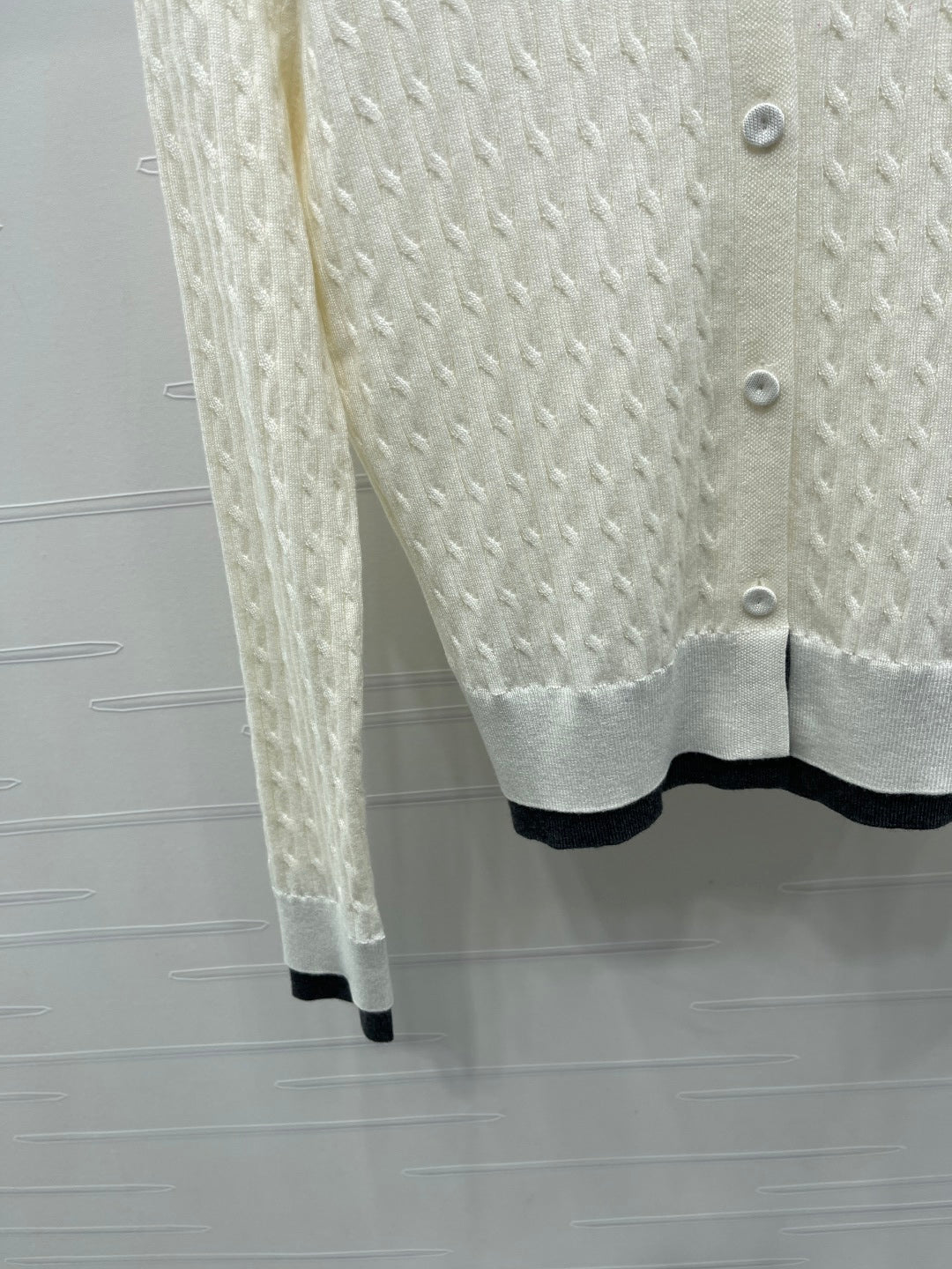 MIUMIU CARDIGAN STYLE 462