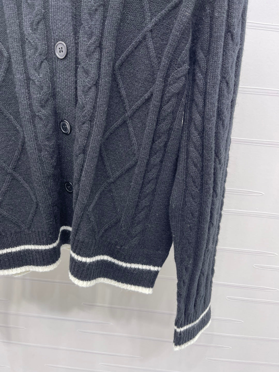 MIUMIU CARDIGAN STYLE 813