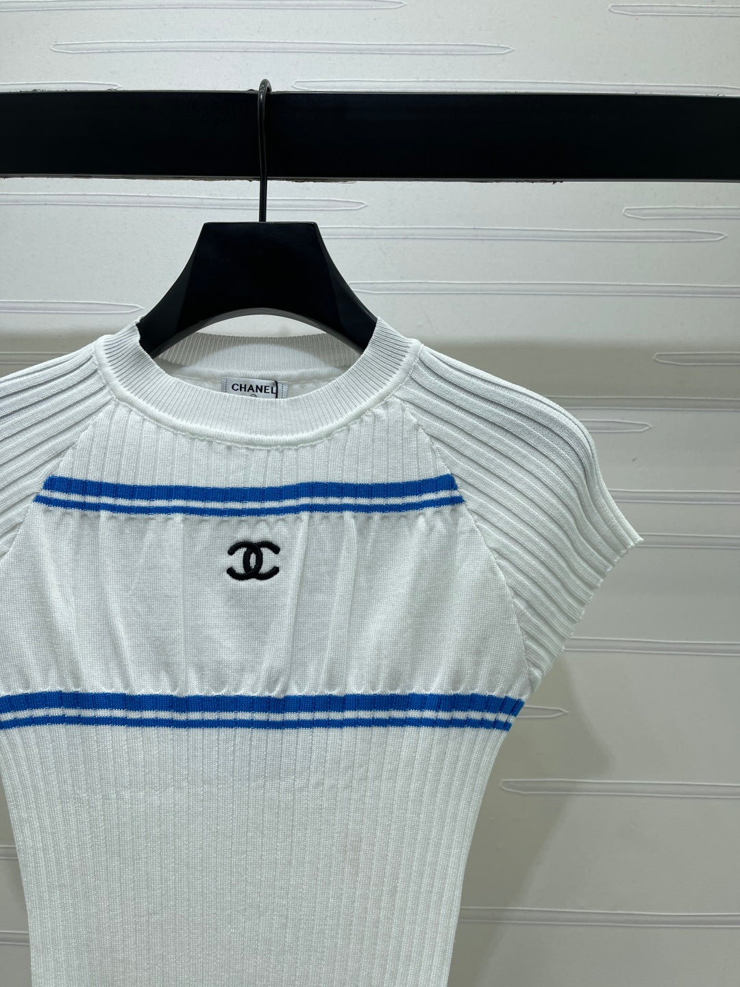CHANEL 26S SHORT-SLEEVE KNIT TOP 1340