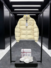 MONCLER 25S SHORT DOWN JACKET 215