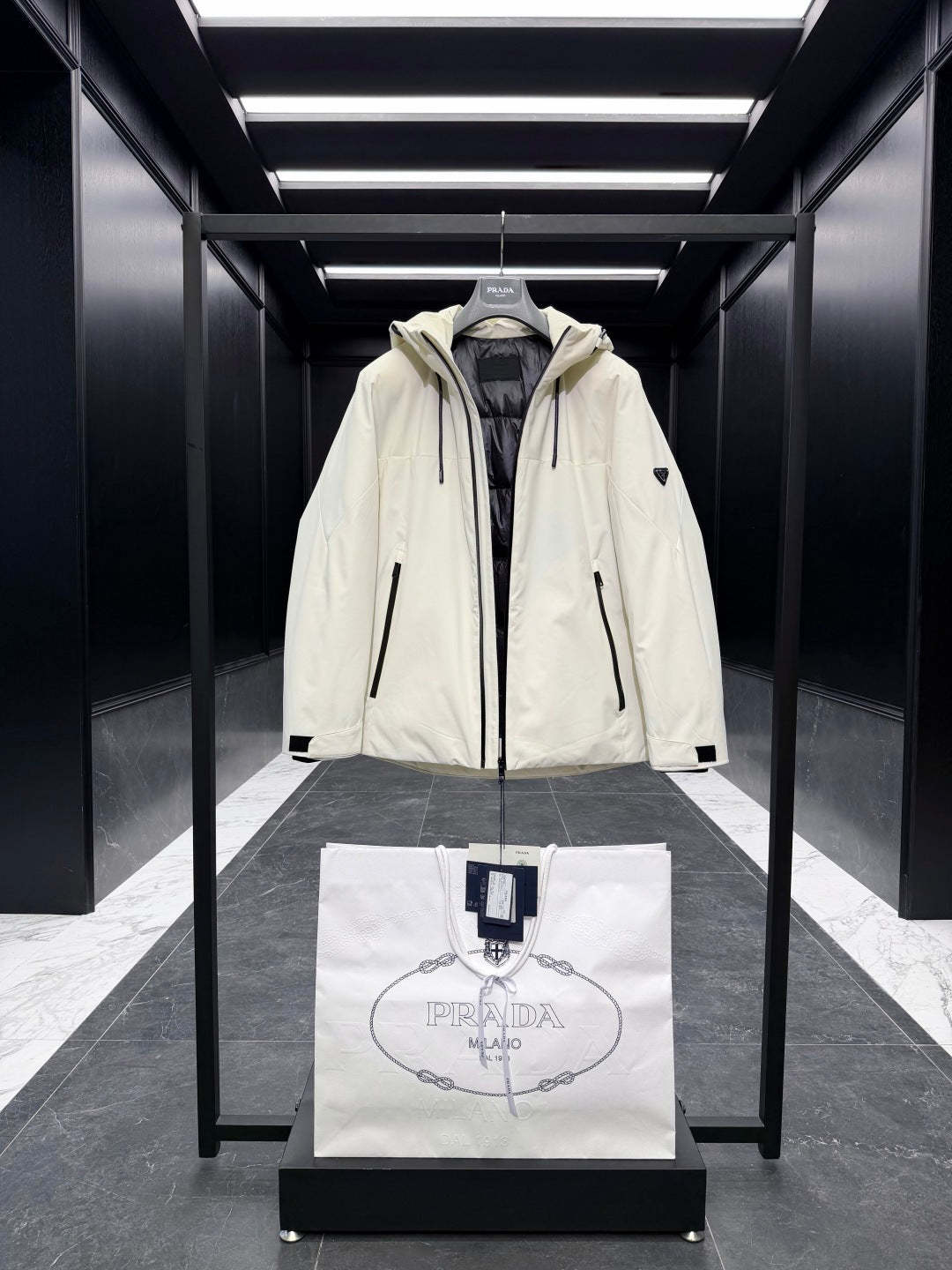 PRADA 25S DOWN JACKET 353