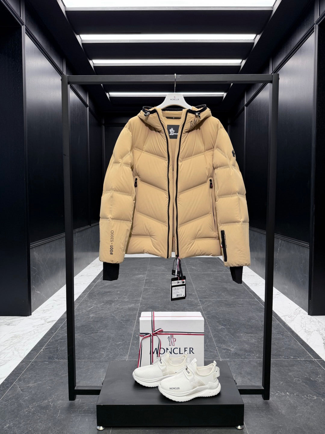 MONCLER 25S DOWN JACKET 426
