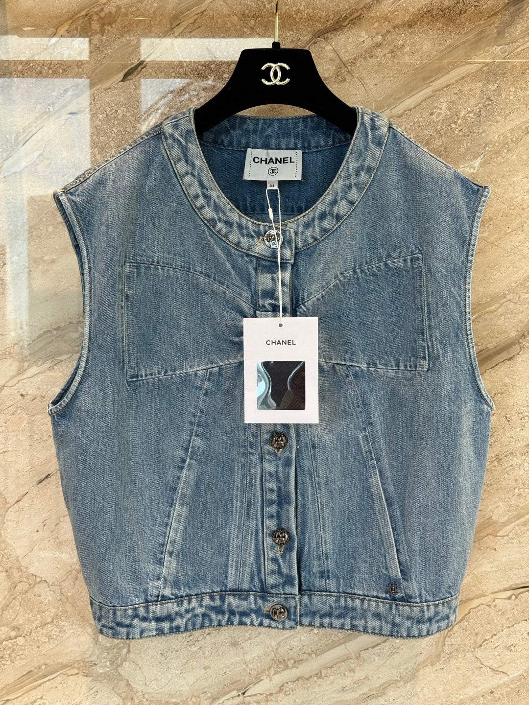 CHANEL 25S SLEEVELESS DENIM VEST 391