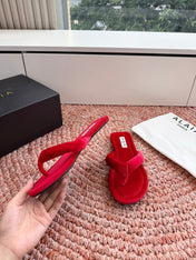 ALAIA 26S THONG SANDALS IN RED VELVET