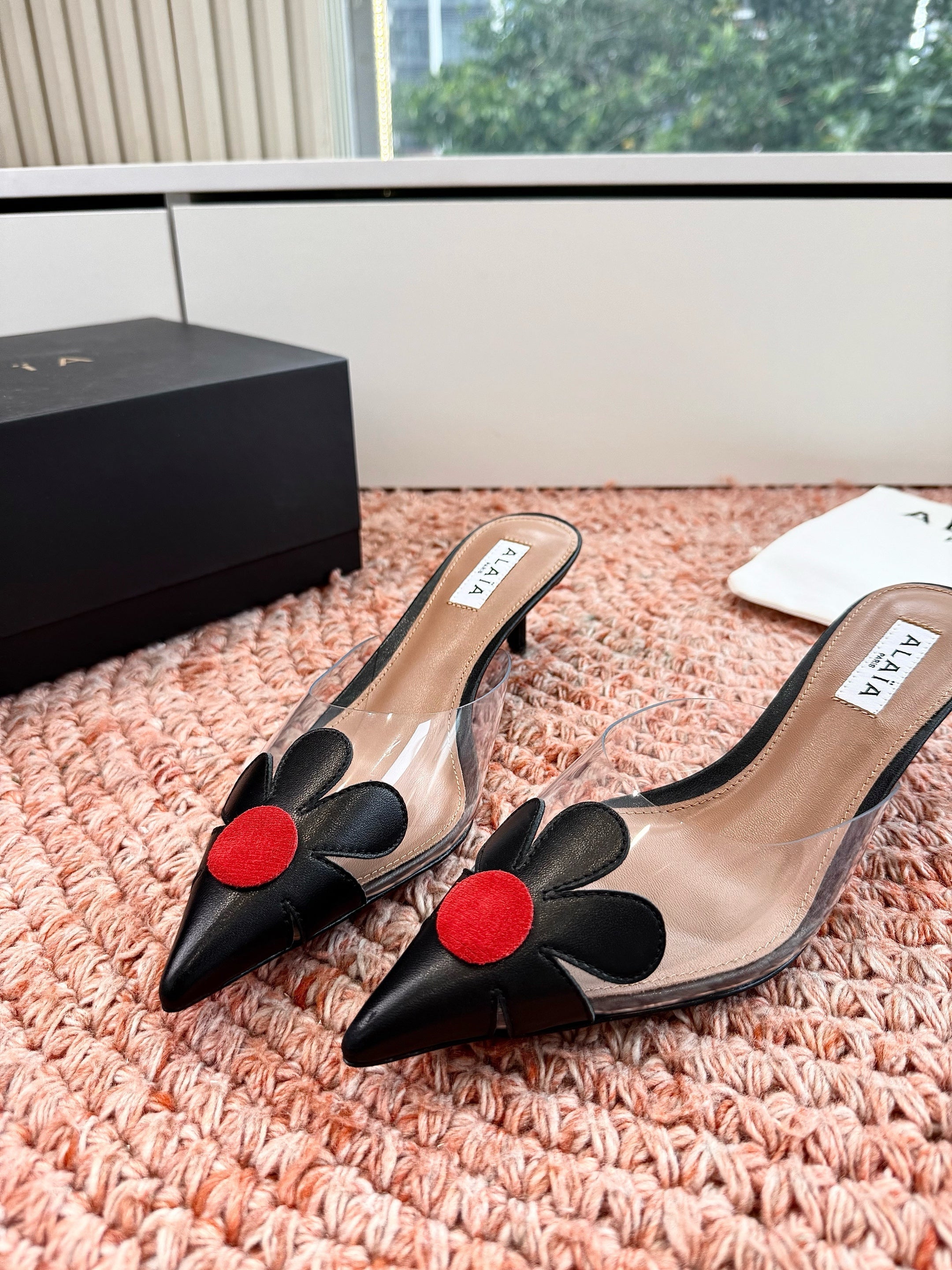 ALAIA 26S POINTED-TOE MULE HEELS IN BLACK LAMBSKIN AND TRANSPARENT PVC