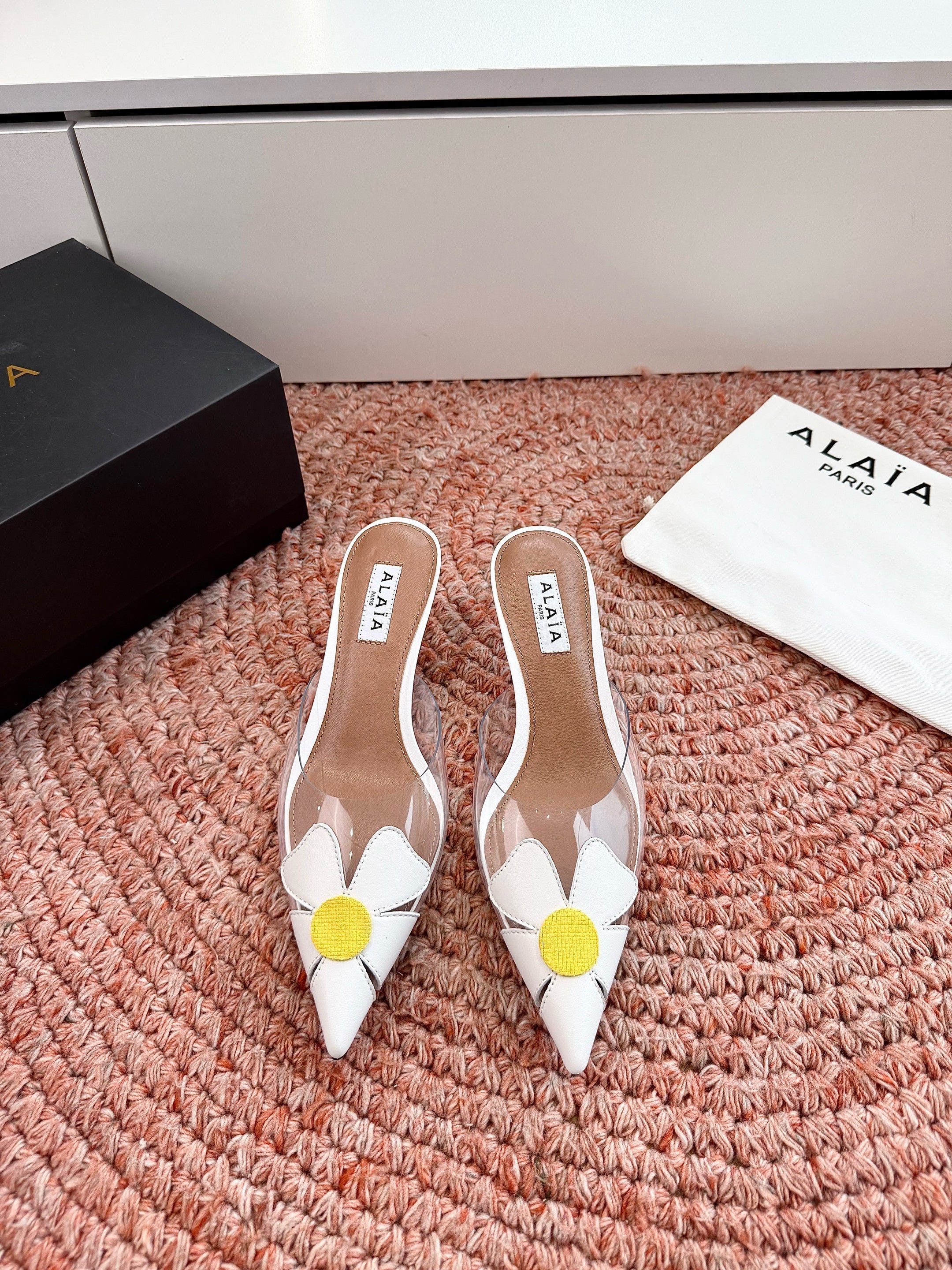 ALAIA 26S MULE HEELS IN WHITE LAMBSKIN AND TRANSPARENT PVC