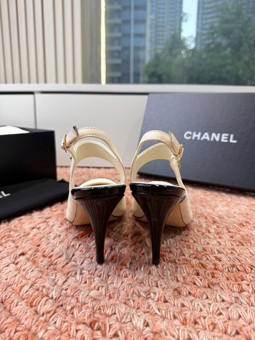 CHANEL 26S SQUARE TOE HIGH HEELS SLINGBACKS IN WHITE LAMBSKIN WITH BLACK TOE