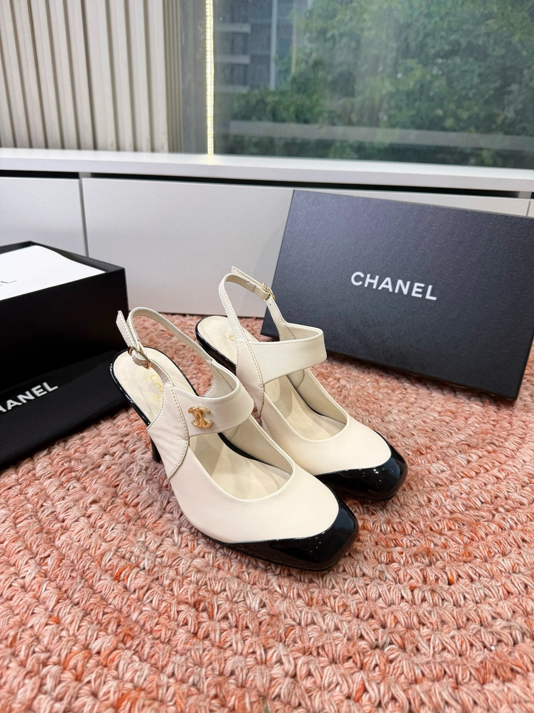 CHANEL 26S SQUARE TOE HIGH HEELS SLINGBACKS IN WHITE LAMBSKIN WITH BLACK TOE