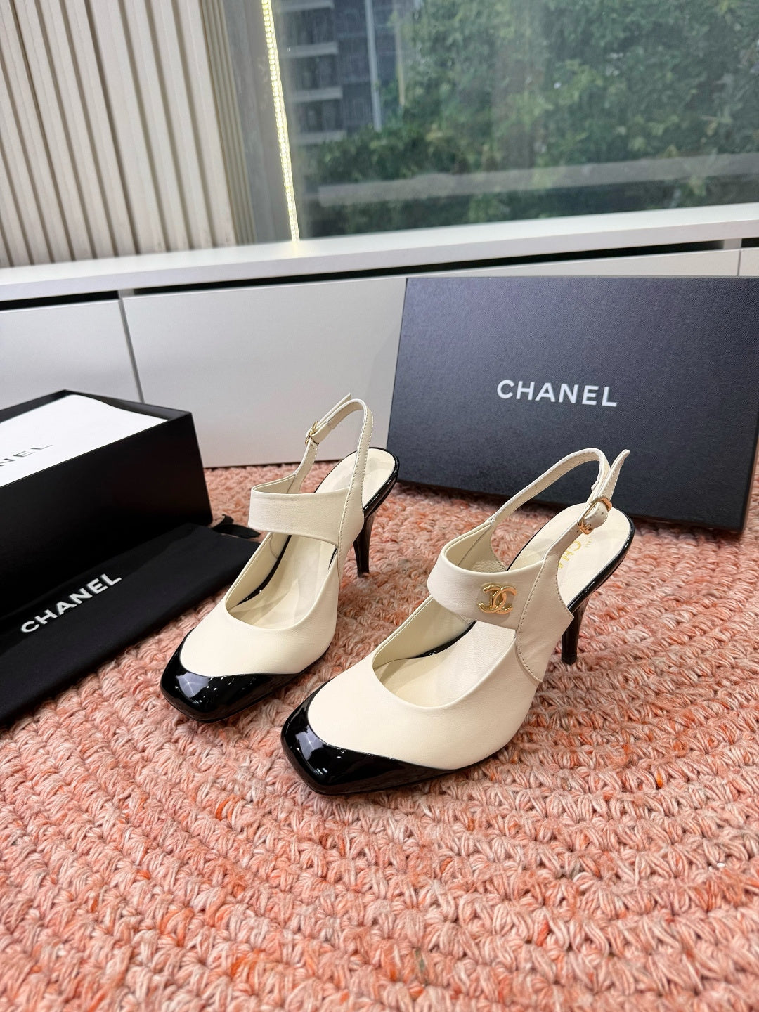 CHANEL 26S SQUARE TOE HIGH HEELS SLINGBACKS IN WHITE LAMBSKIN WITH BLACK TOE