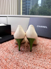 CHANEL 26S SQUARE TOE HIGH HEELS IN WHITE LAMBSKIN WITH GREEN TOE