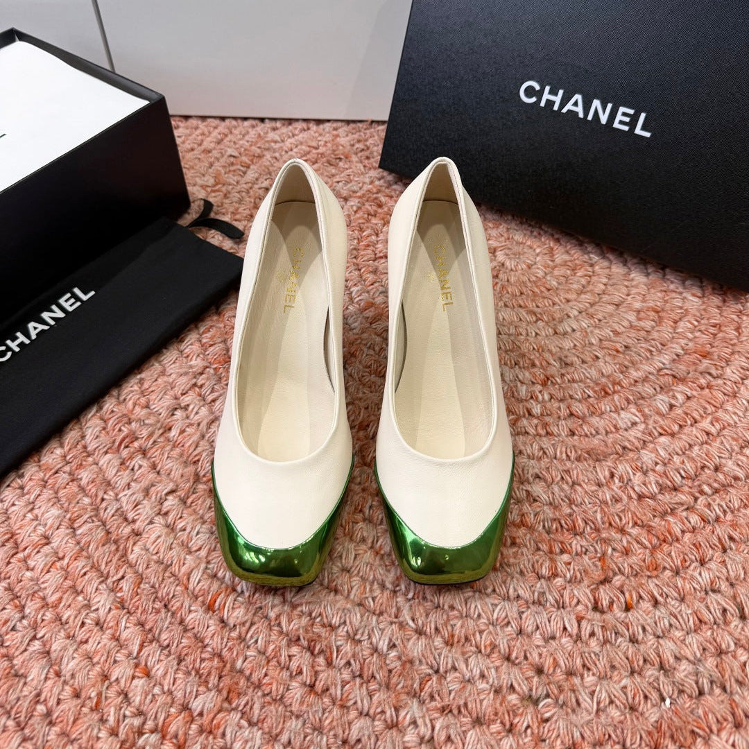 CHANEL 26S SQUARE TOE HIGH HEELS IN WHITE LAMBSKIN WITH GREEN TOE