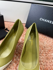 CHANEL 26S SQUARE TOE HIGH HEELS IN OLIVE GREEN LAMBSKIN WITH WHITE TOE