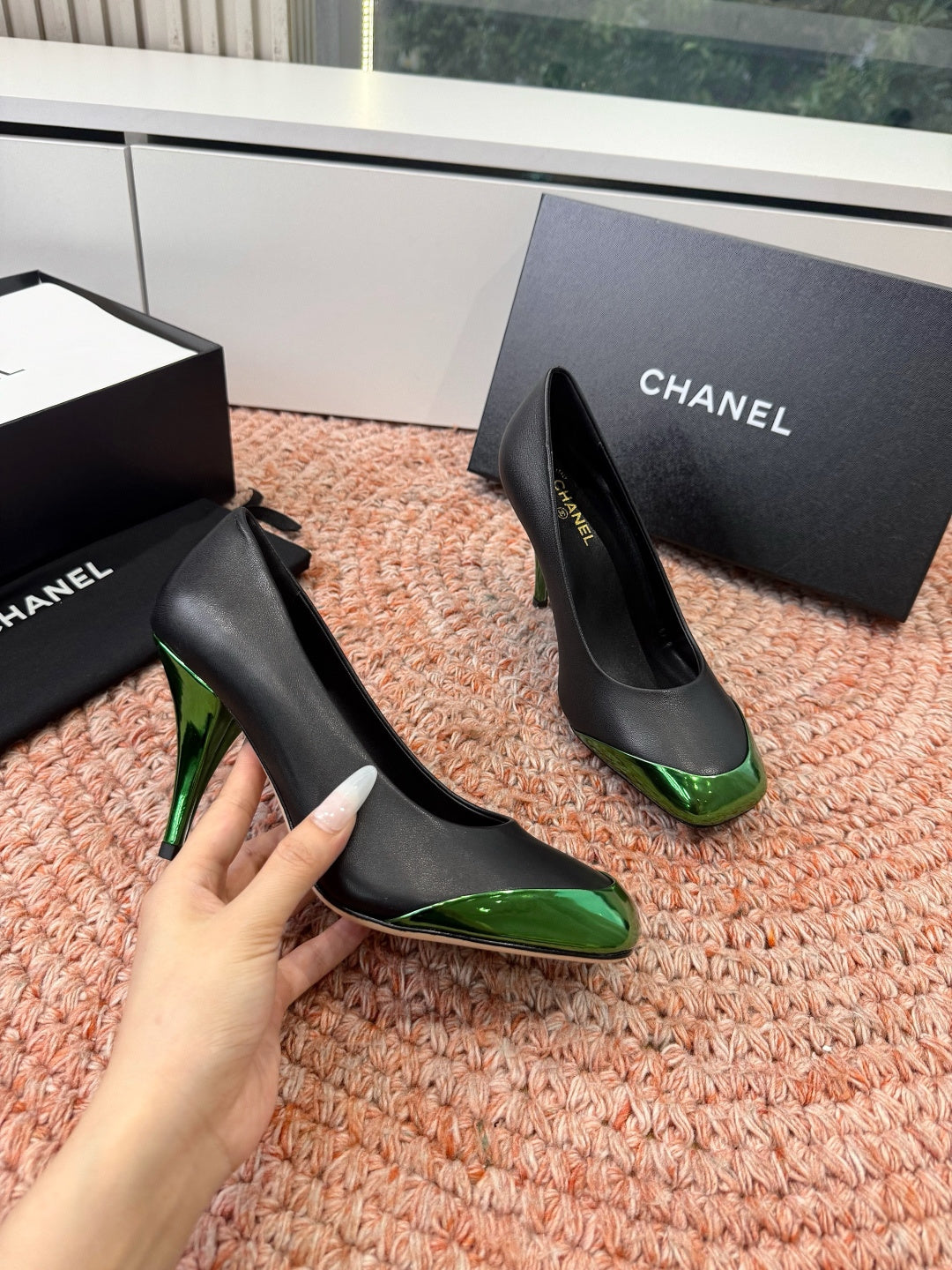 CHANEL 26S SQUARE TOE HIGH HEELS IN BLACK LAMBSKIN WITH GREEN TOE