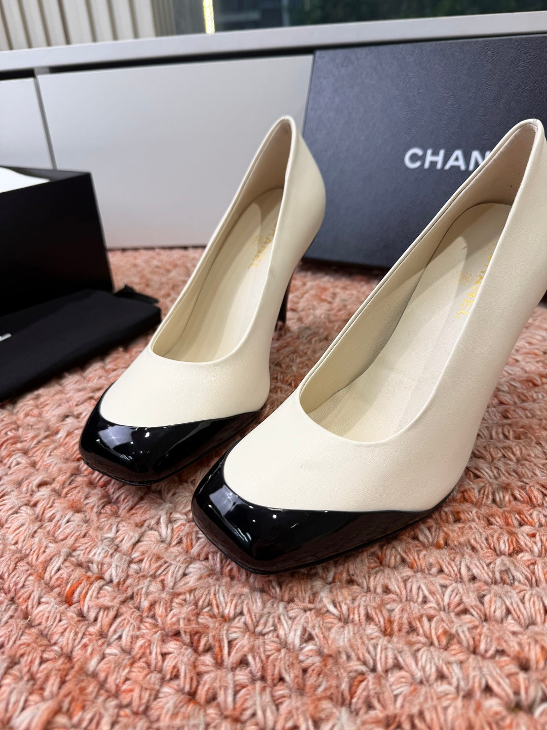 CHANEL 26S SQUARE TOE HIGH HEELS IN WHITE LAMBSKIN WITH BLACK TOE