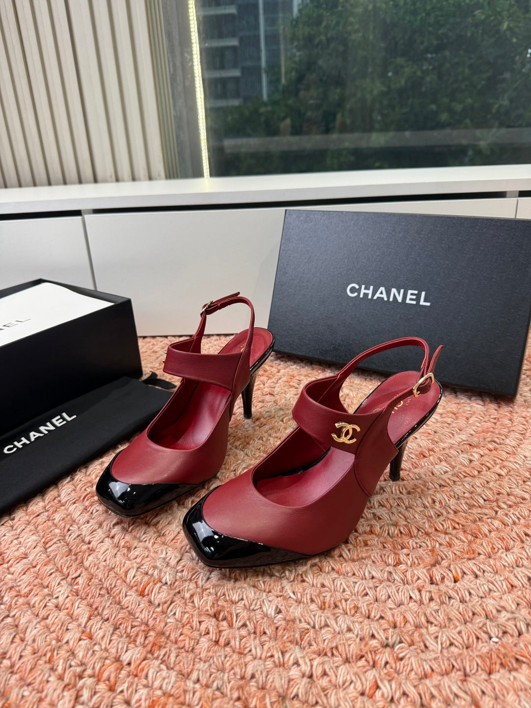 CHANEL 26S SQUARE TOE HIGH HEELS SLINGBACKS IN RED LAMBSKIN WITH BLACK TOE