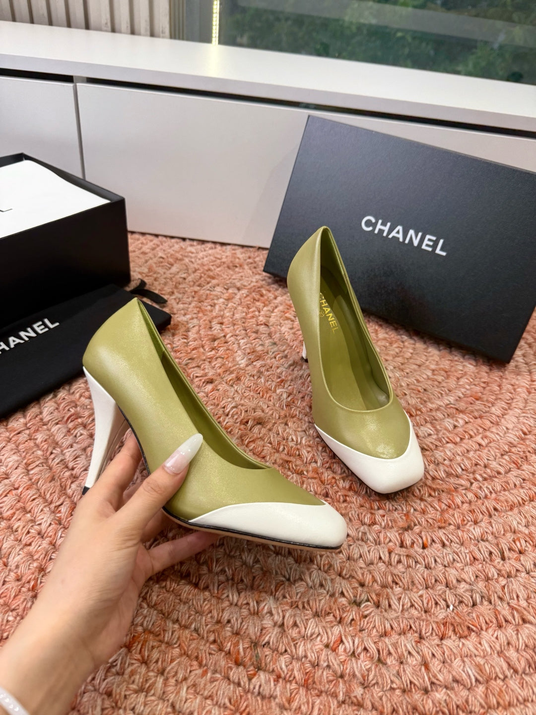 CHANEL 26S SQUARE TOE HIGH HEELS IN OLIVE GREEN LAMBSKIN WITH WHITE TOE