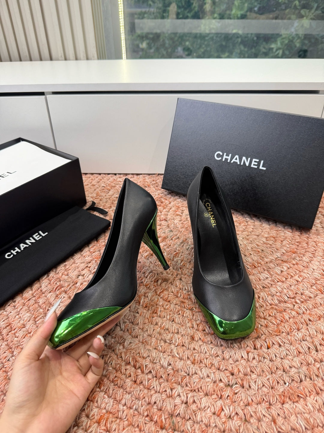 CHANEL 26S SQUARE TOE HIGH HEELS IN BLACK LAMBSKIN WITH GREEN TOE