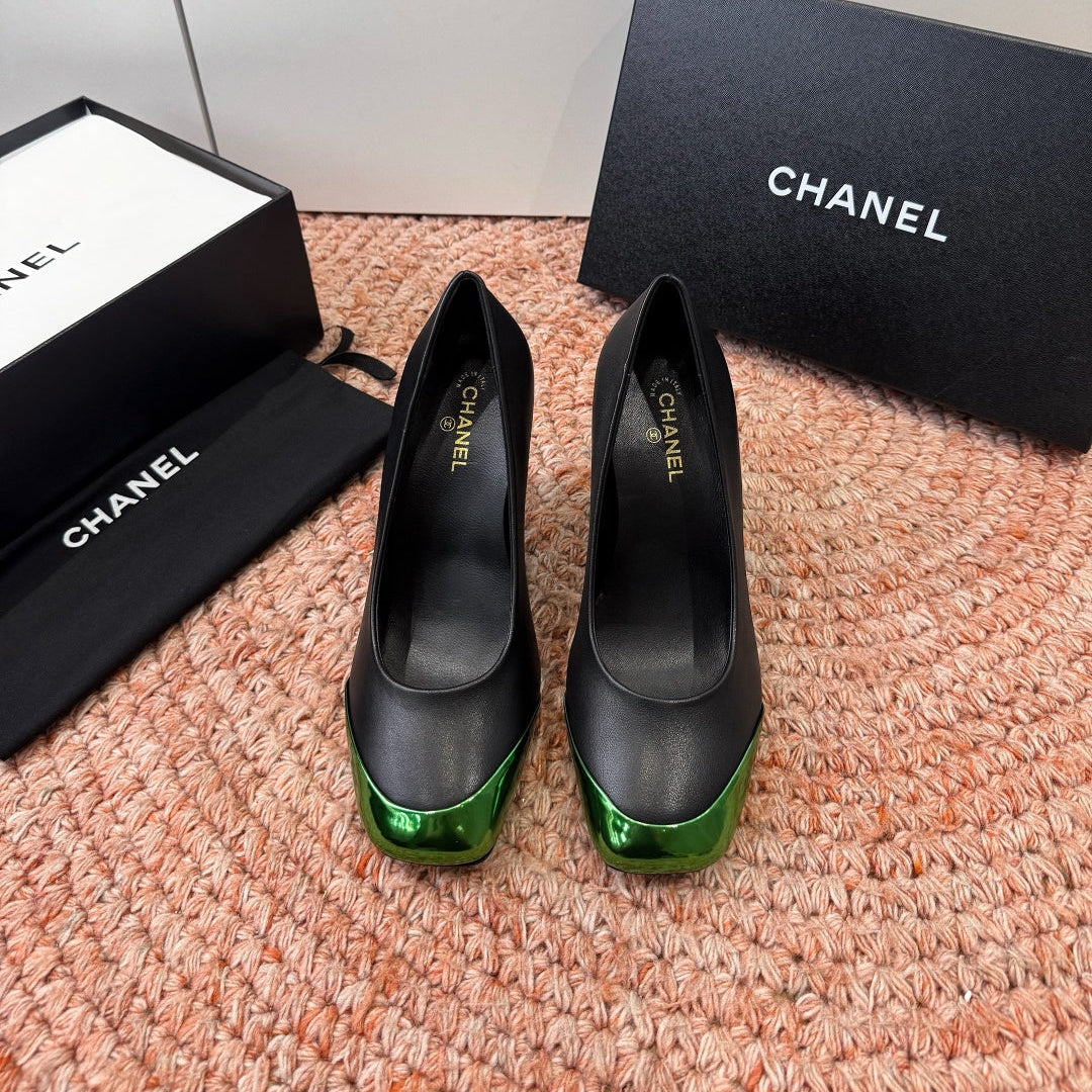 CHANEL 26S SQUARE TOE HIGH HEELS IN BLACK LAMBSKIN WITH GREEN TOE
