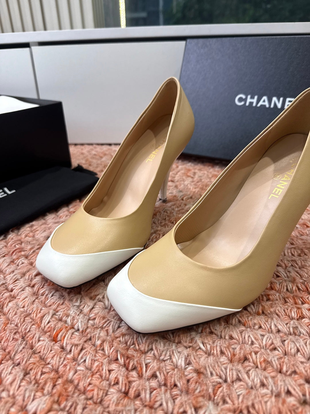 CHANEL 26S SQUARE TOE HIGH HEELS IN BEIGE LAMBSKIN WITH WHITE TOE