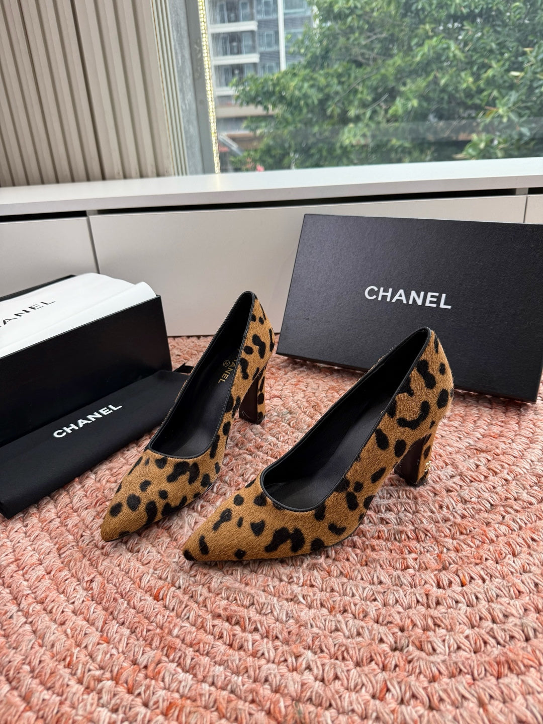 CHANEL 26S HIGH HEELS IN BROWN PONY HAIR WITH LEOPARD-PRINT