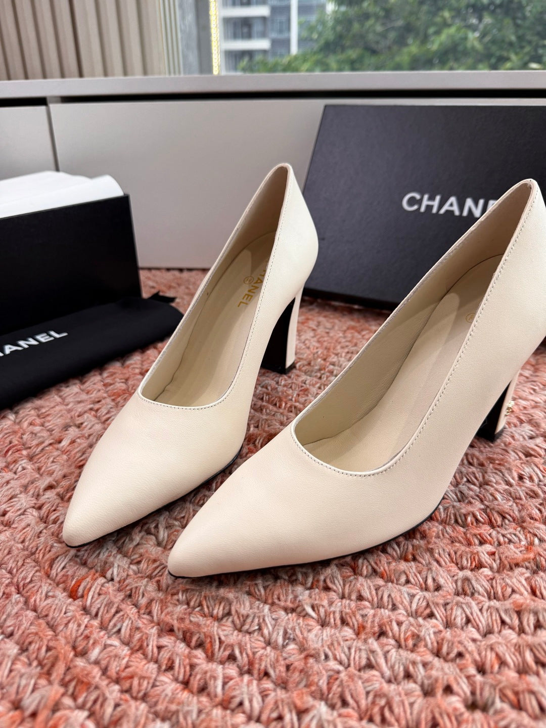 CHANEL 26S HIGH HEELS IN OFF WHITE SMOOTH LAMBSKIN