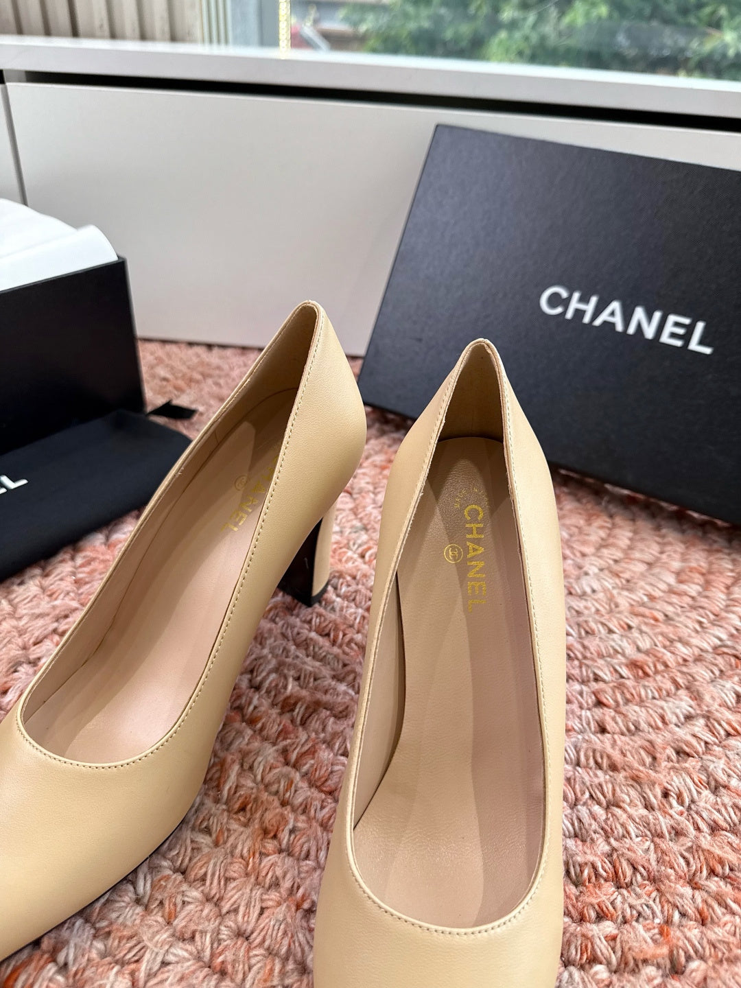 CHANEL 26S HIGH HEELS IN BEIGE SMOOTH LAMBSKIN