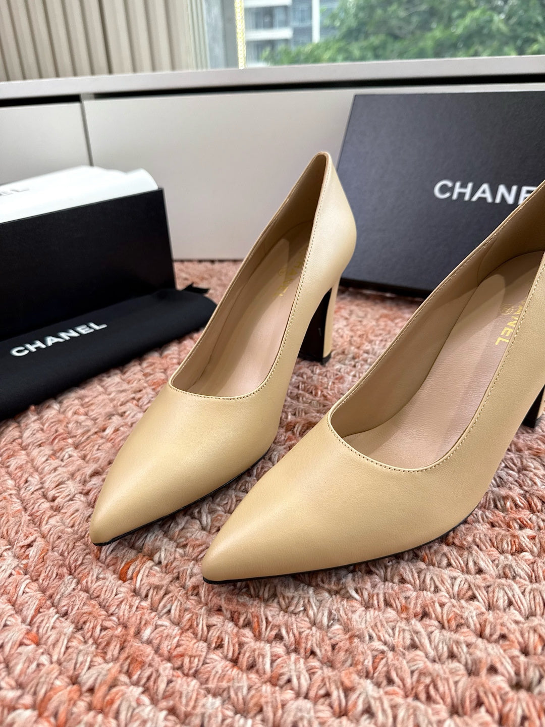 CHANEL 26S HIGH HEELS IN BEIGE SMOOTH LAMBSKIN