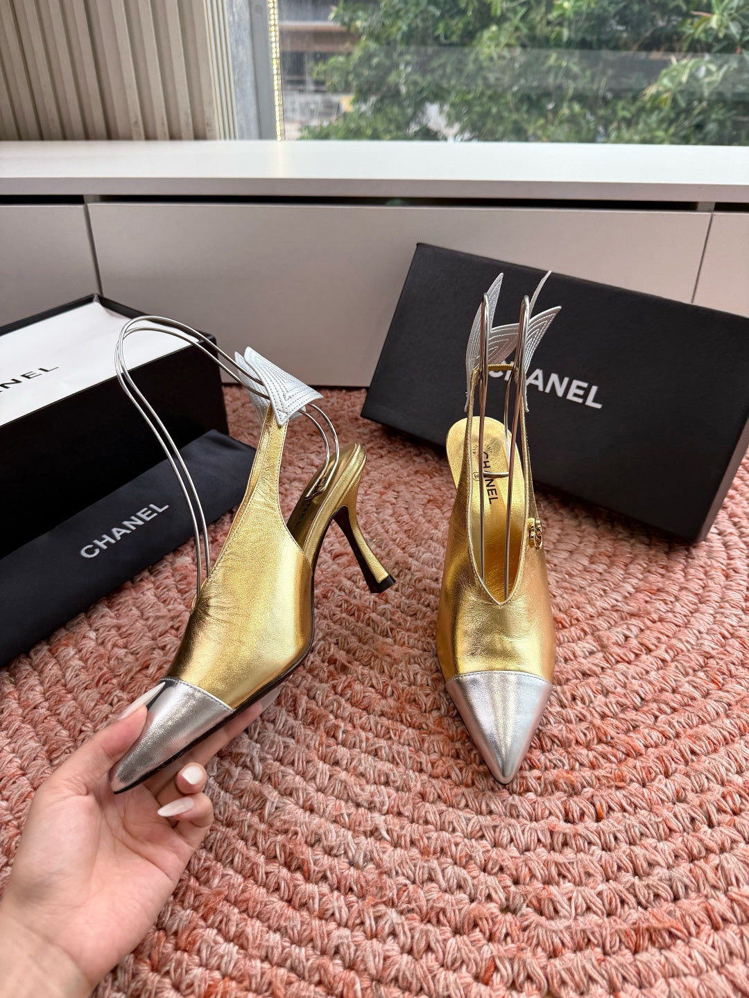 CHANEL 26S POINTED TOE HIGH HEEL SLINGBACKS IN GOLD MIX SILVER LAMBSKIN WITH FLORAL APPLIQUE