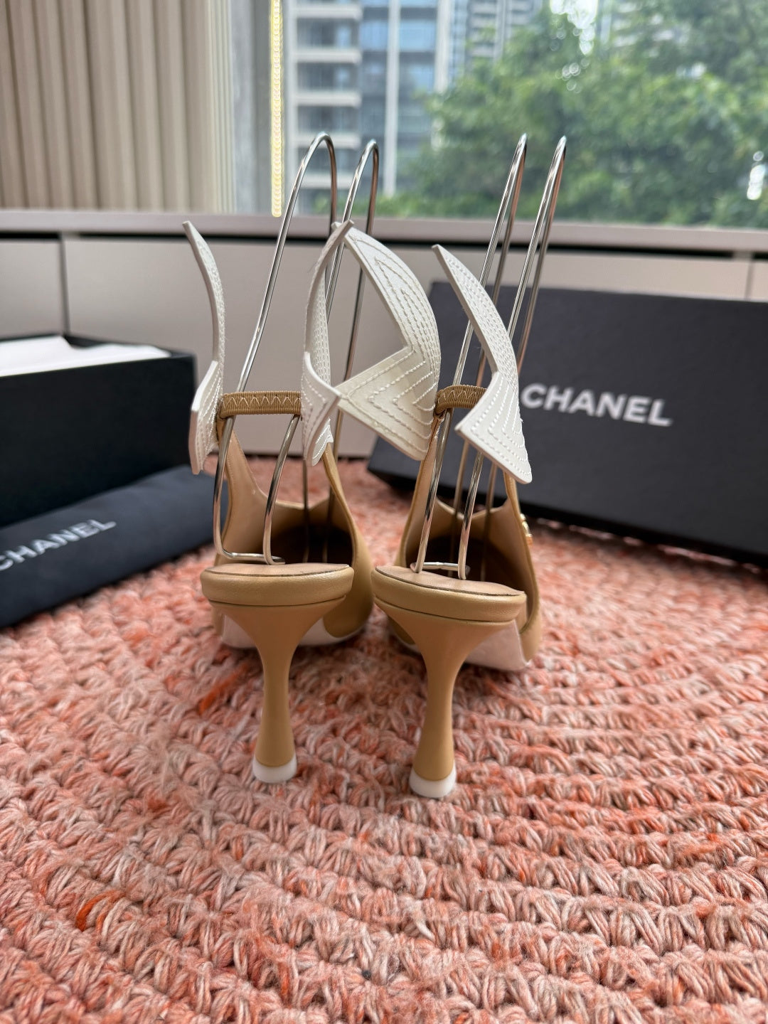 CHANEL 26S POINTED TOE HIGH HEEL SLINGBACKS IN BEIGE AND WHITE LAMBSKIN WITH FLORAL APPLIQUE