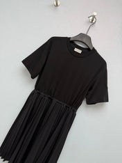 MONCLER 26S SHORT-SLEEVE PLEATED DRESS 681