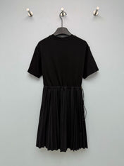 MONCLER 26S SHORT-SLEEVE PLEATED DRESS 681