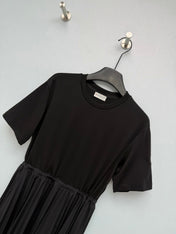 MONCLER 26S SHORT-SLEEVE PLEATED DRESS 681