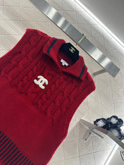 CHANEL 26S SLEEVELESS COLLARED KNITTED BLAZER 697