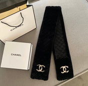 CHANEL 25S SCARF 120 IN FAUX FUR 876358
