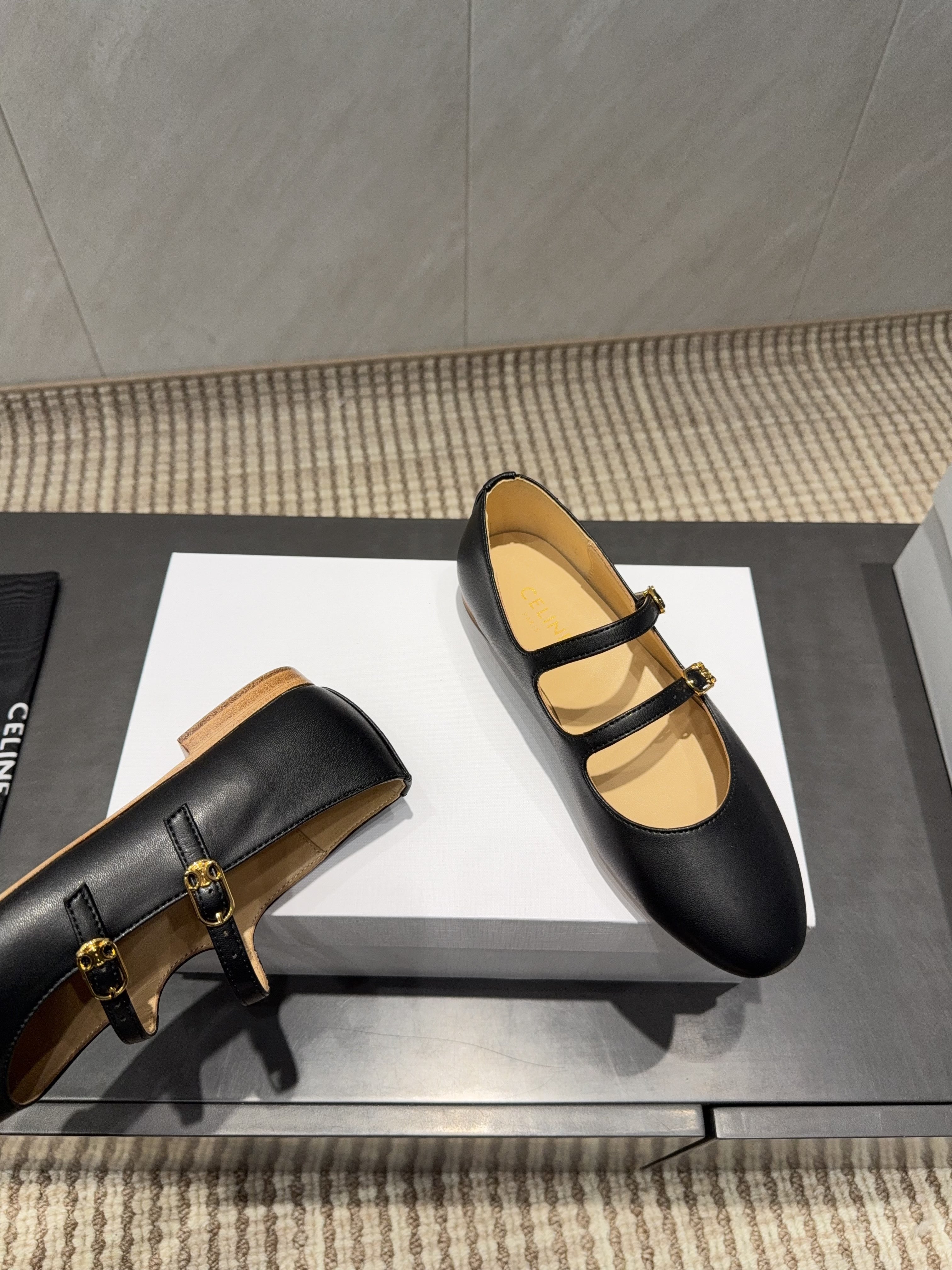CELINE 26S BALLET FLATS IN BLACK CALFSKIN