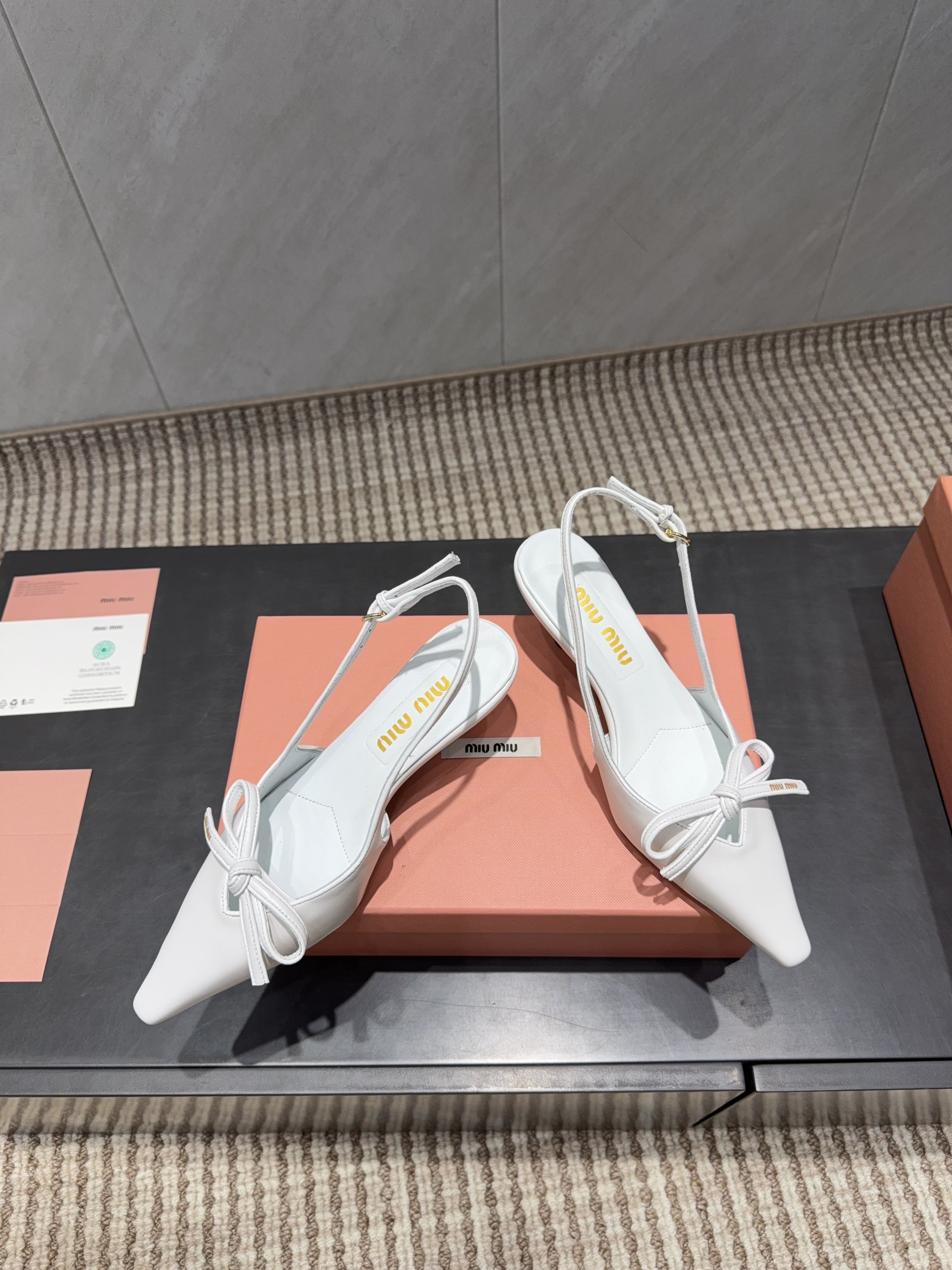 MIUMIU 26S SLINGBACK 55MM IN WHITE CALFSKIN WITH BOW