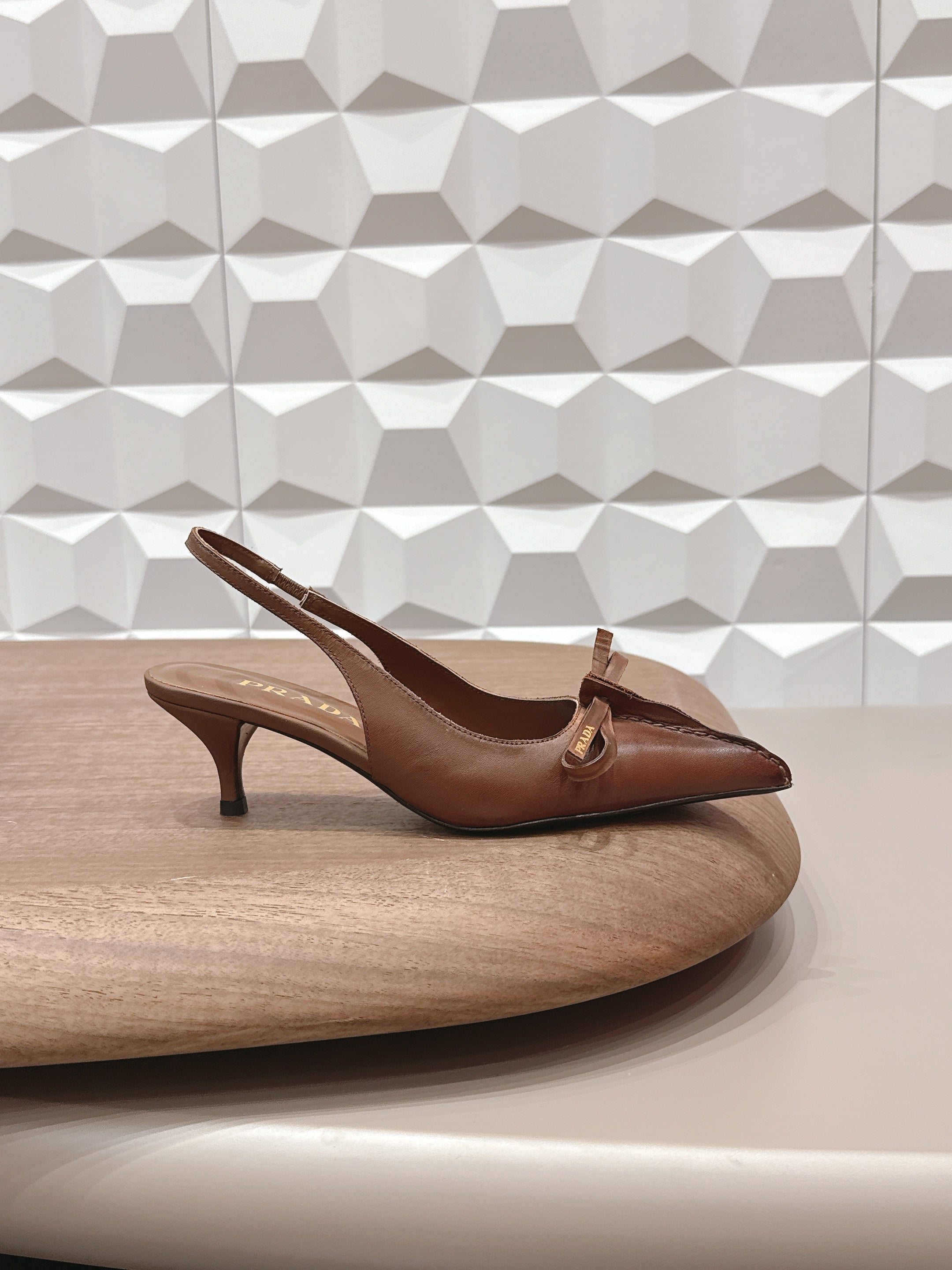 PRADA 26S POINTED TOE SLINGBACK HIGH HEELS 55MM IN BROWN CALFSKIN WITH BOW