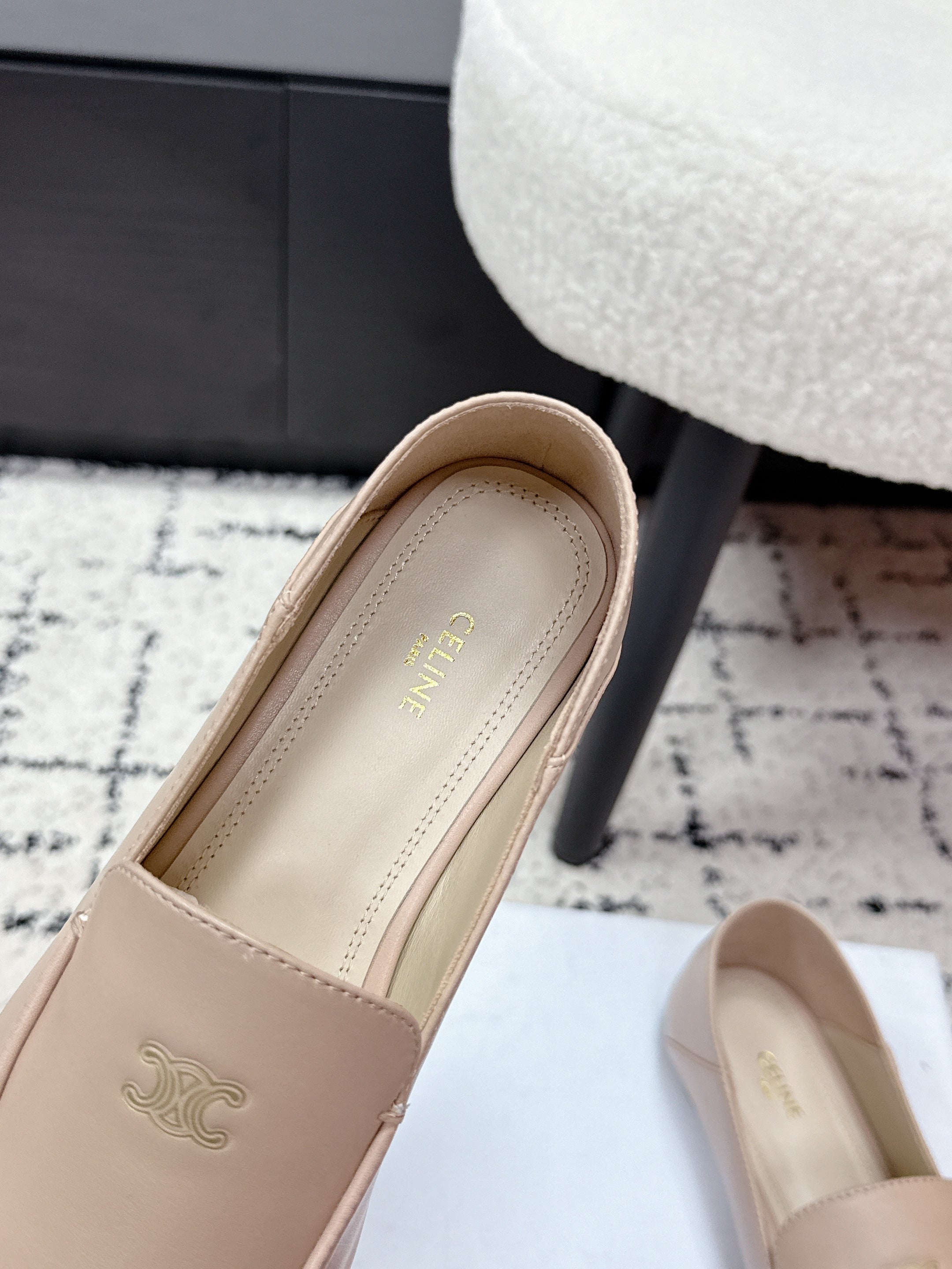 CELINE 26S AURA TRIOMPHE LOAFERS IN BEIGE LAMBSKIN