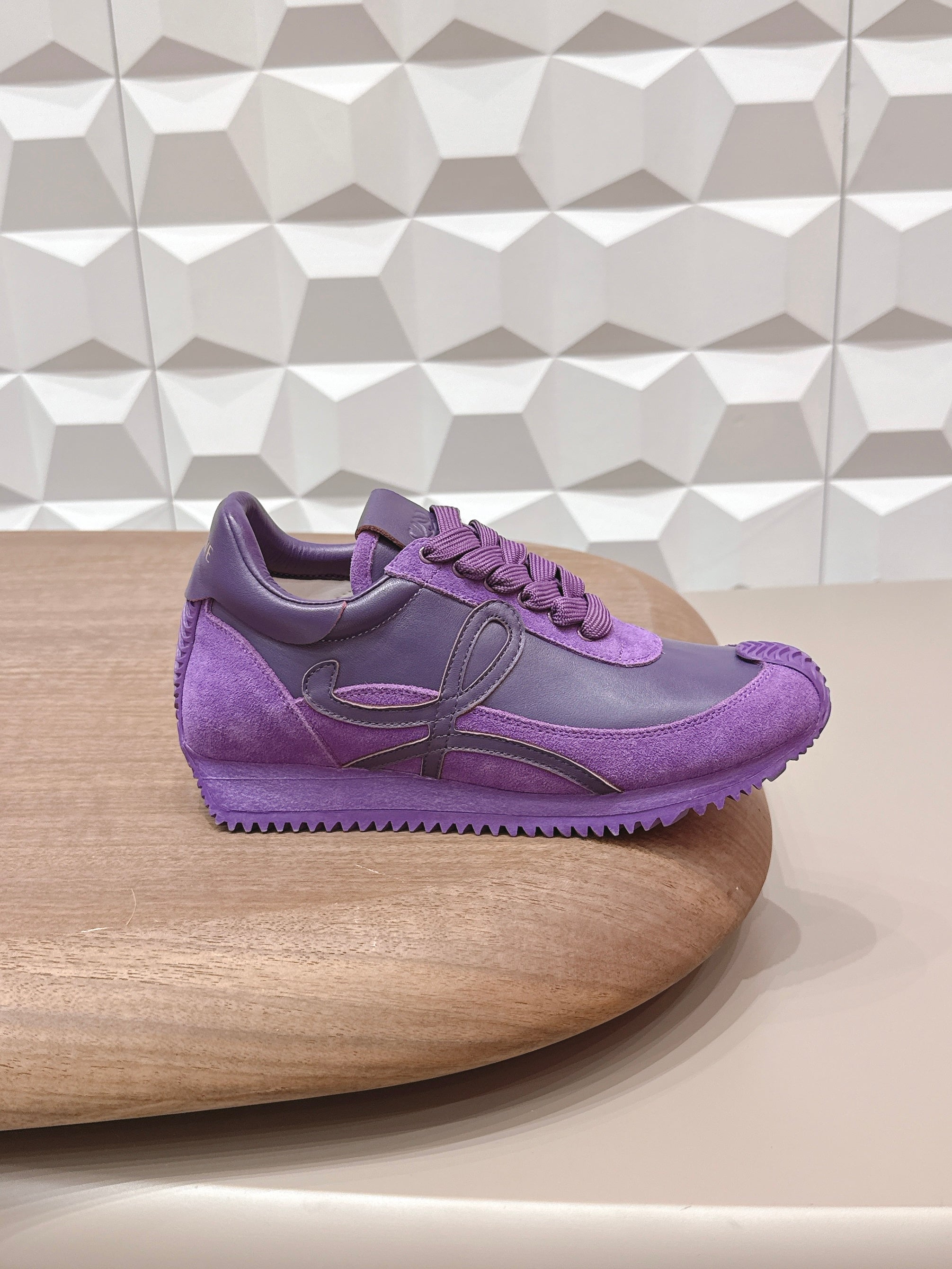 LOEWE 26S FLOW RUNNER SNEAKER IN PLUM PURPLE CALFSKIN AND SUEDE
