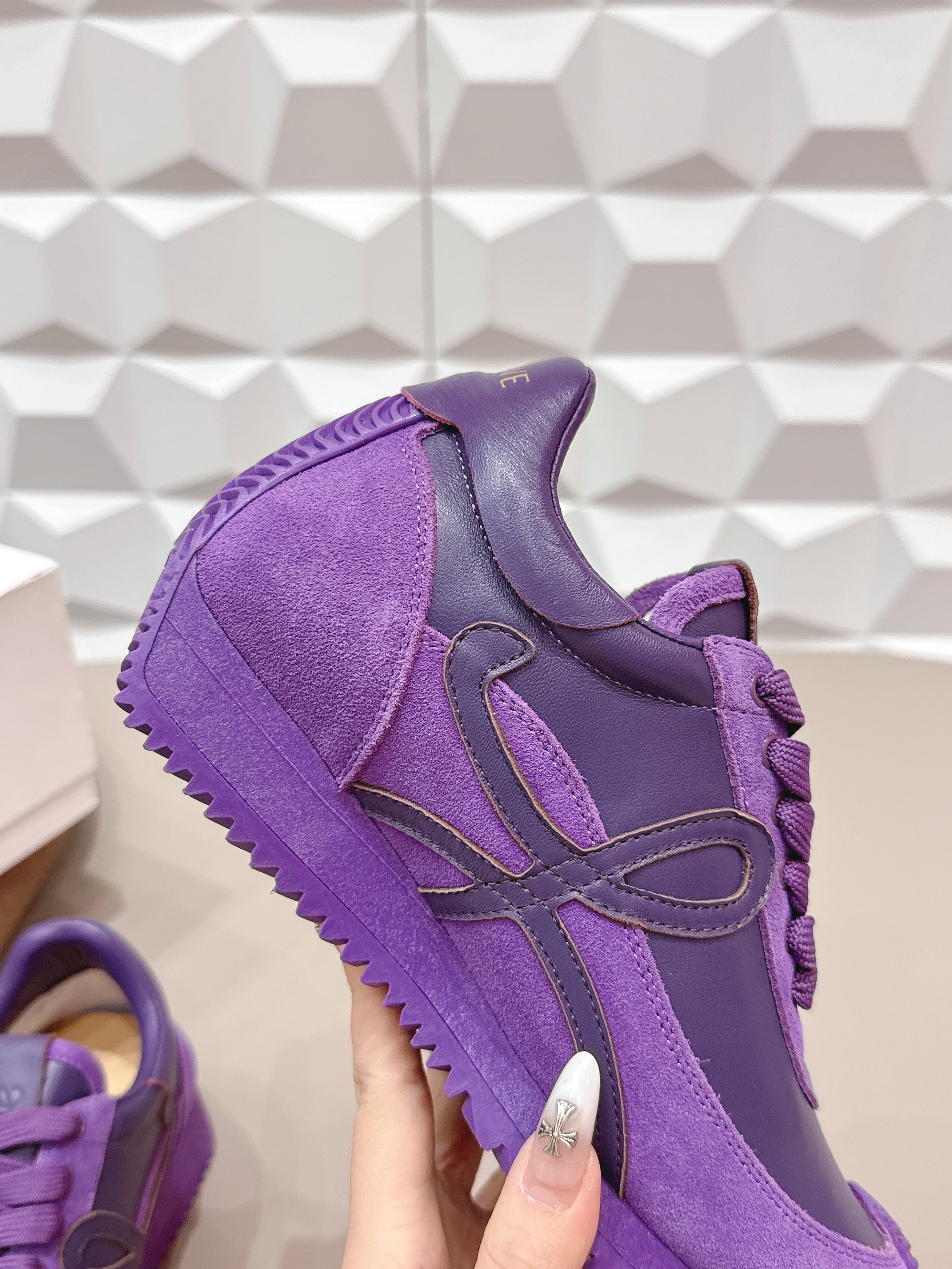 LOEWE 26S FLOW RUNNER SNEAKER IN PLUM PURPLE CALFSKIN AND SUEDE