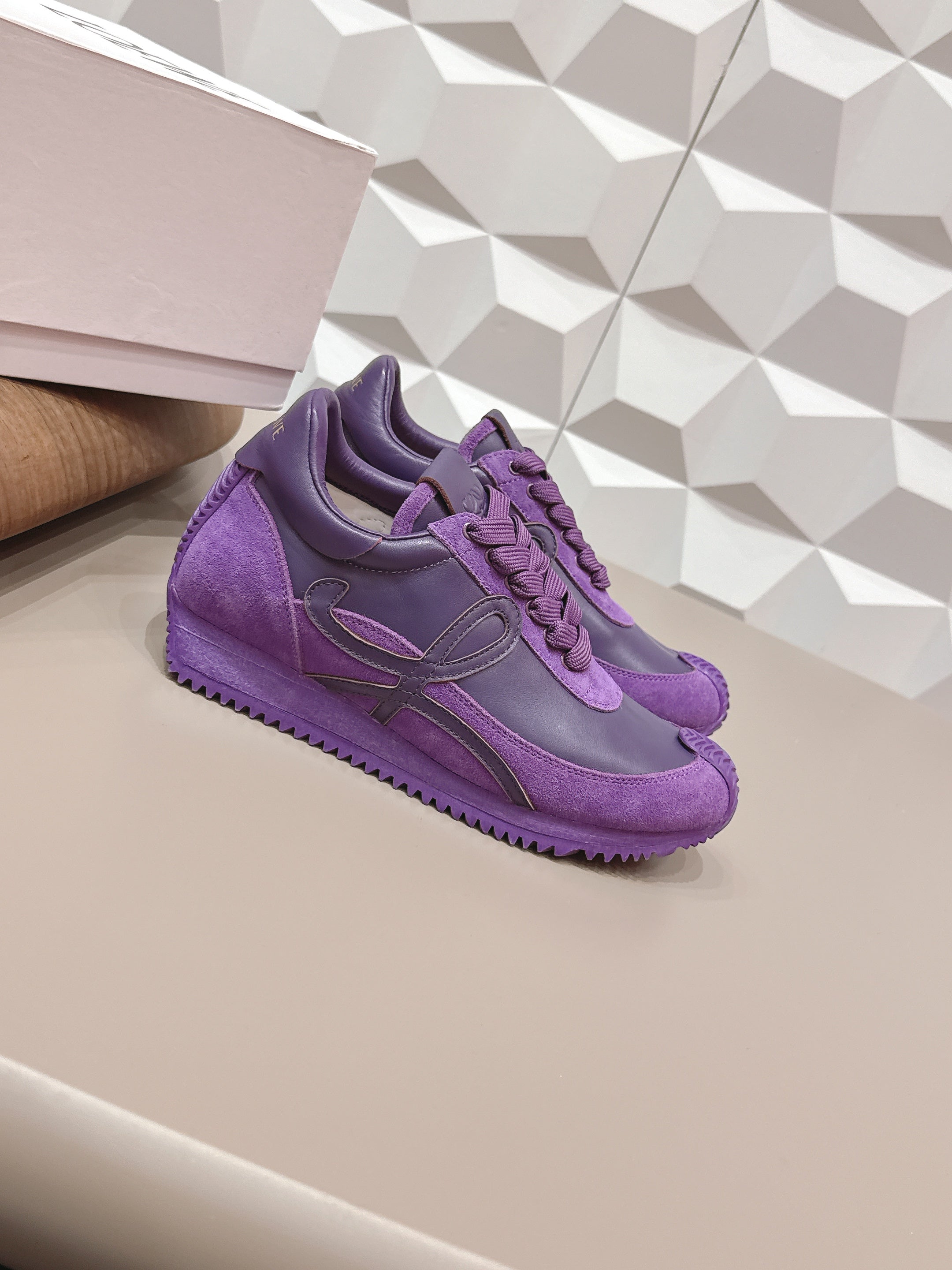 LOEWE 26S FLOW RUNNER SNEAKER IN PLUM PURPLE CALFSKIN AND SUEDE