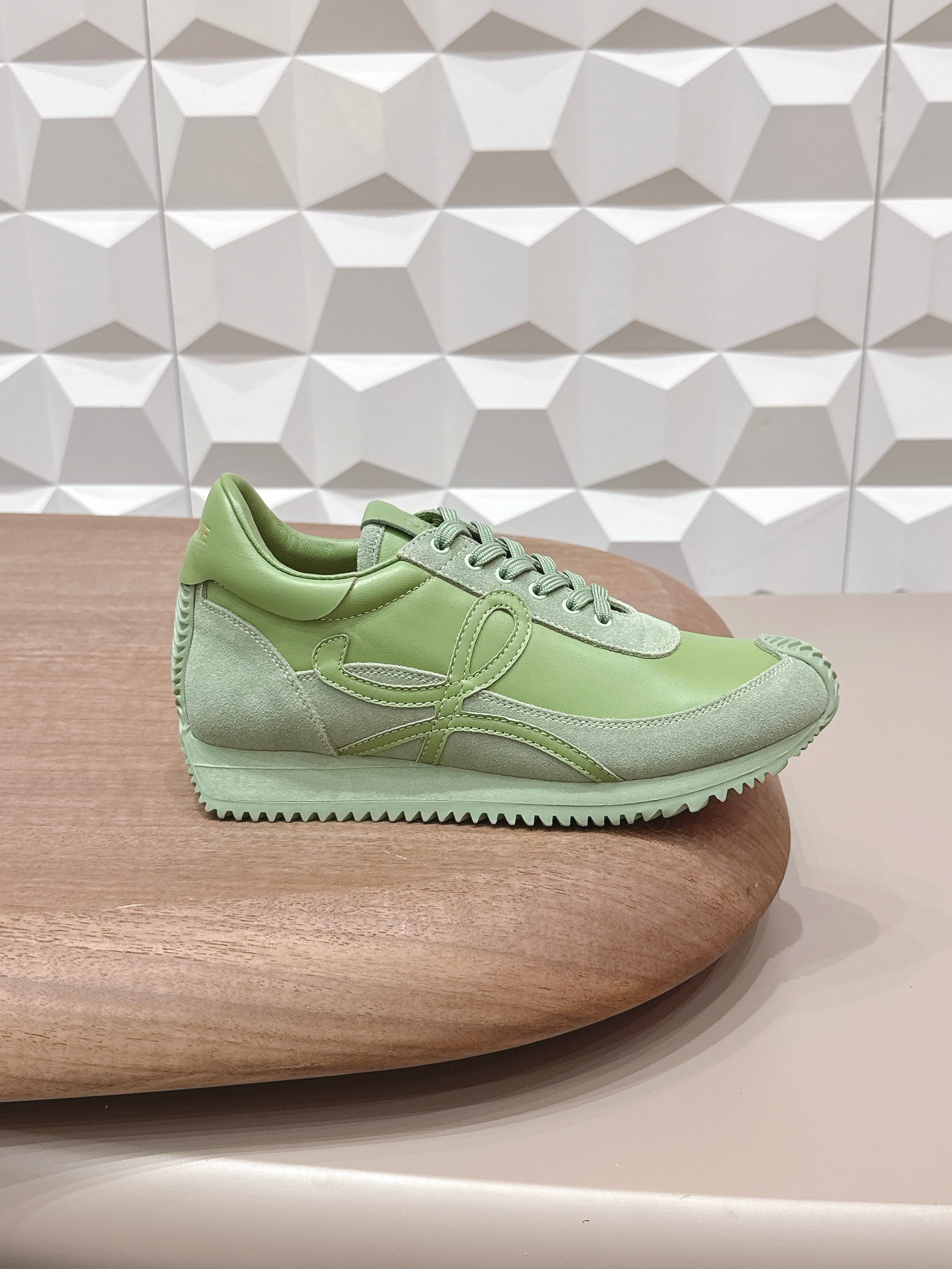 LOEWE 26S FLOW RUNNER SNEAKER IN OLIVE GREEN CALFSKIN AND SUEDE