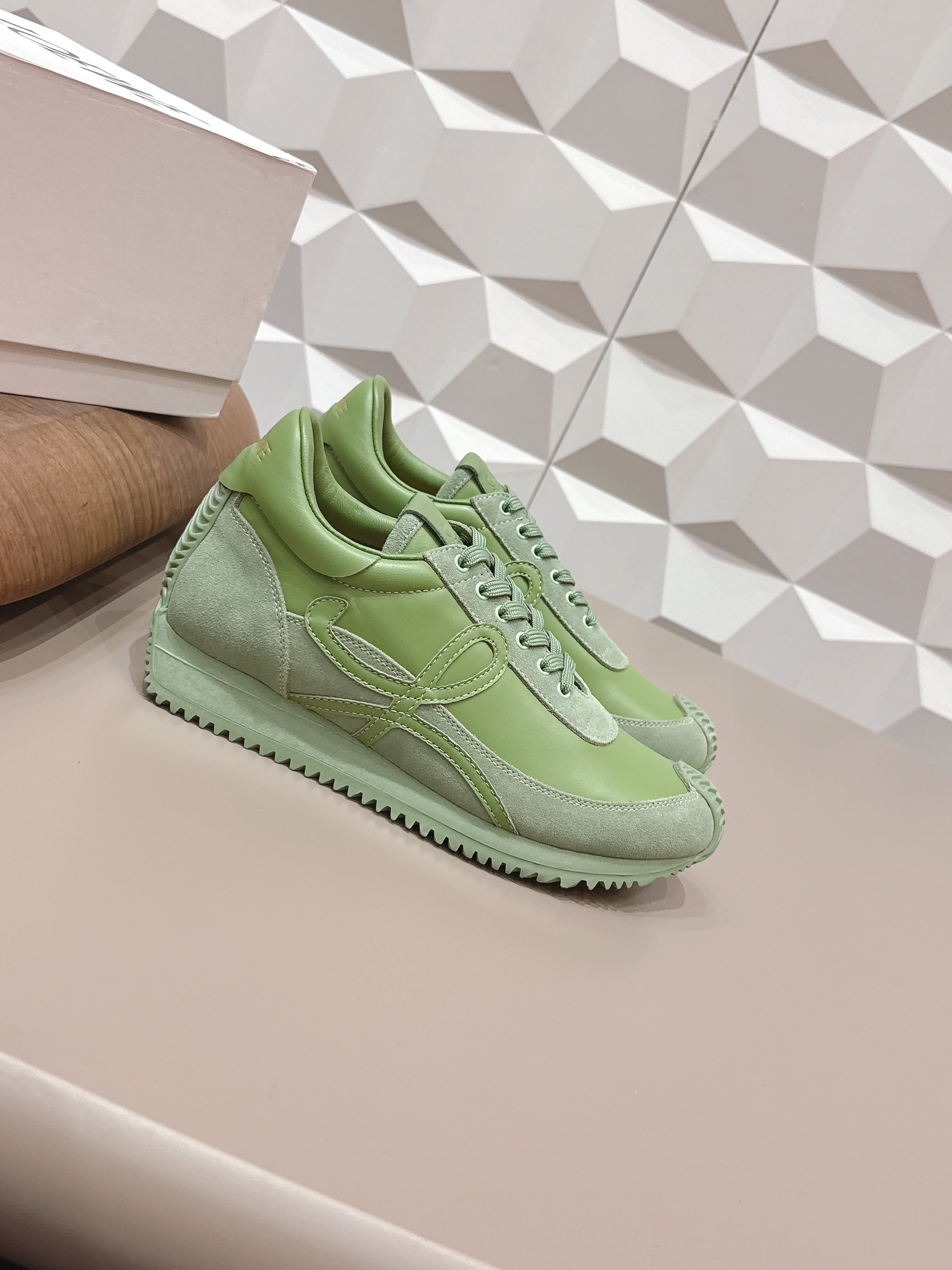 LOEWE 26S FLOW RUNNER SNEAKER IN OLIVE GREEN CALFSKIN AND SUEDE