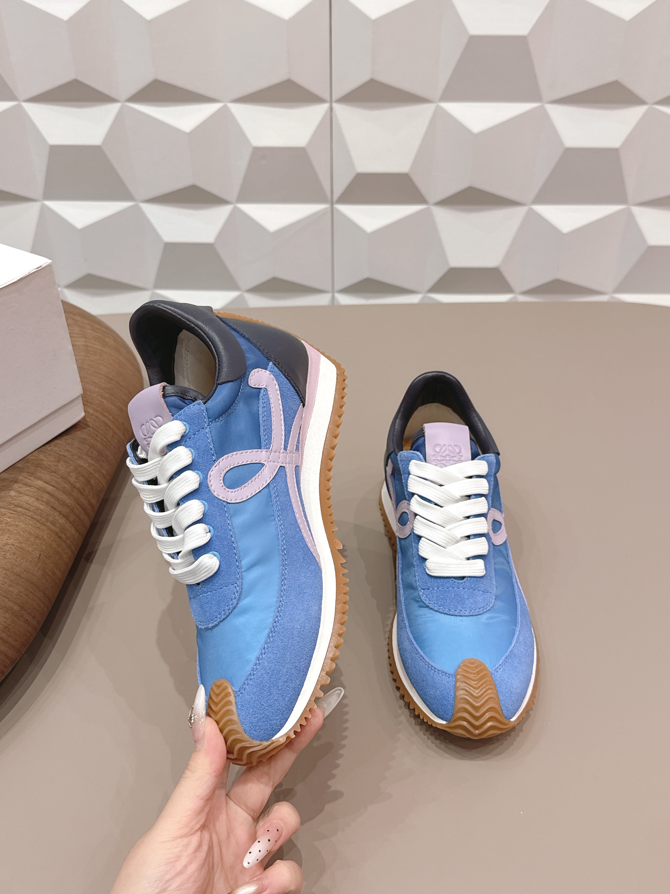 LOEWE 26S FLOW RUNNER SNEAKER IN BLUE SUEDE AND CALFSKIN STYLE 1