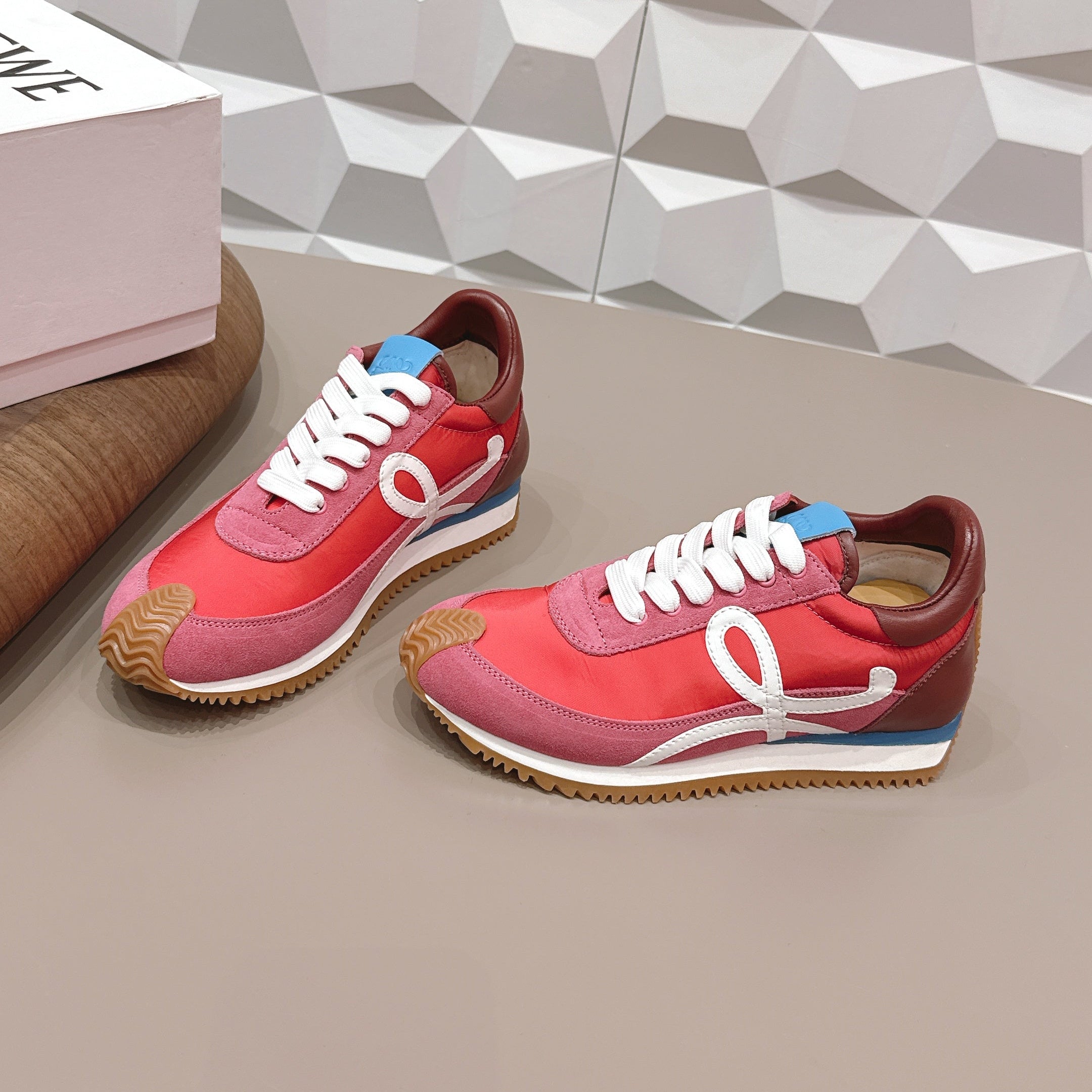 LOEWE 26S FLOW RUNNER SNEAKER IN DUSTY ROSE SUEDE AND DARK RED CALFSKIN